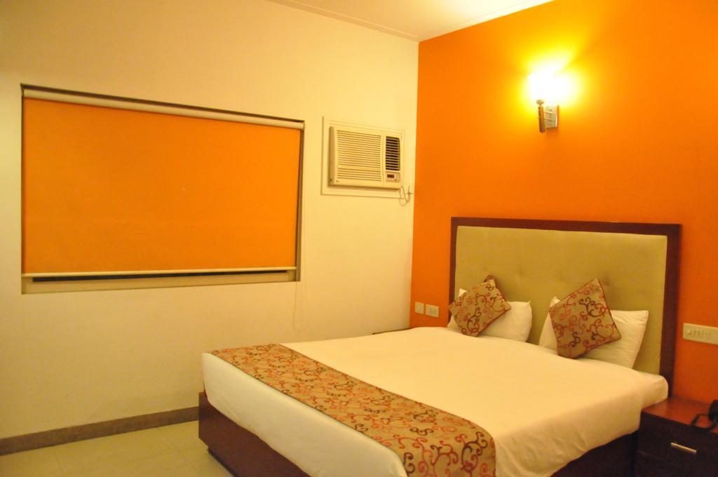 Hotel Deviram Palace Agra  Eksteriør billede