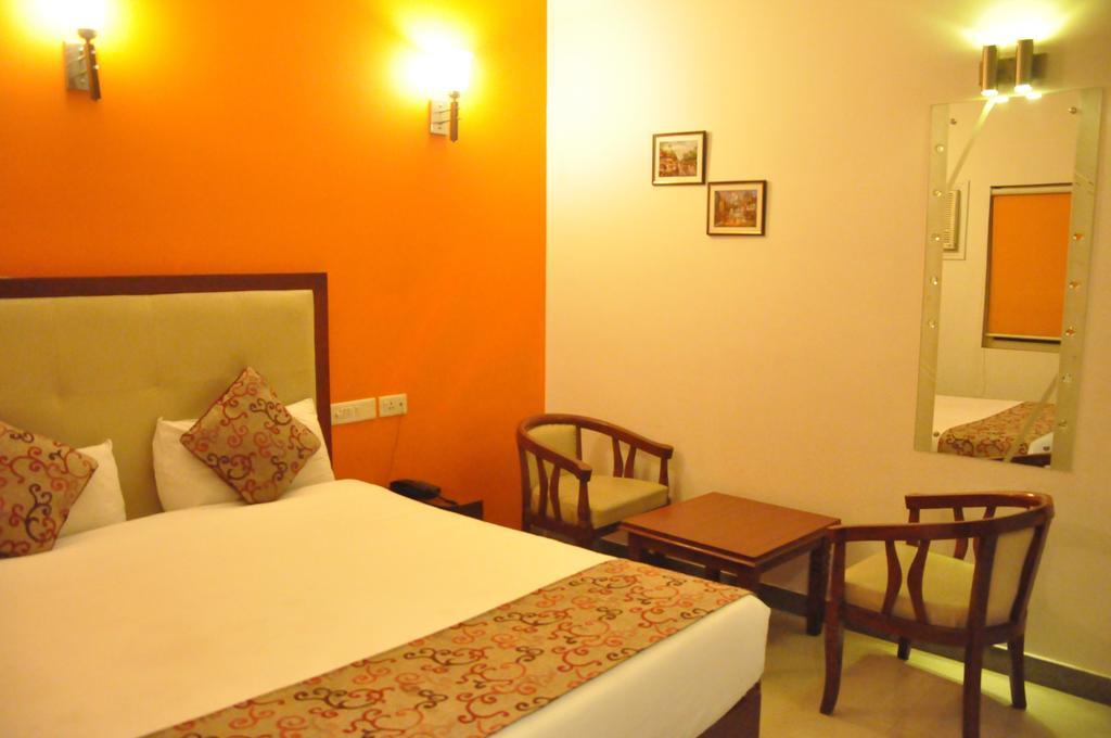 Hotel Deviram Palace Agra  Eksteriør billede
