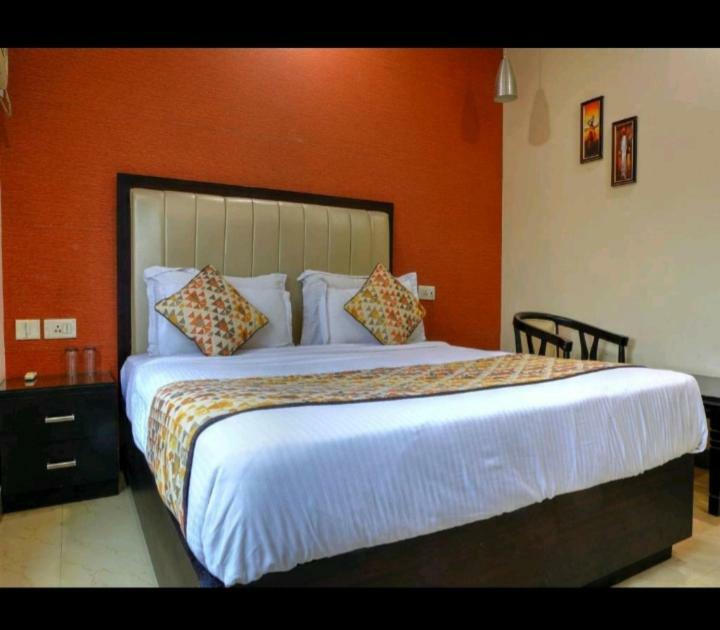 Hotel Deviram Palace Agra  Eksteriør billede