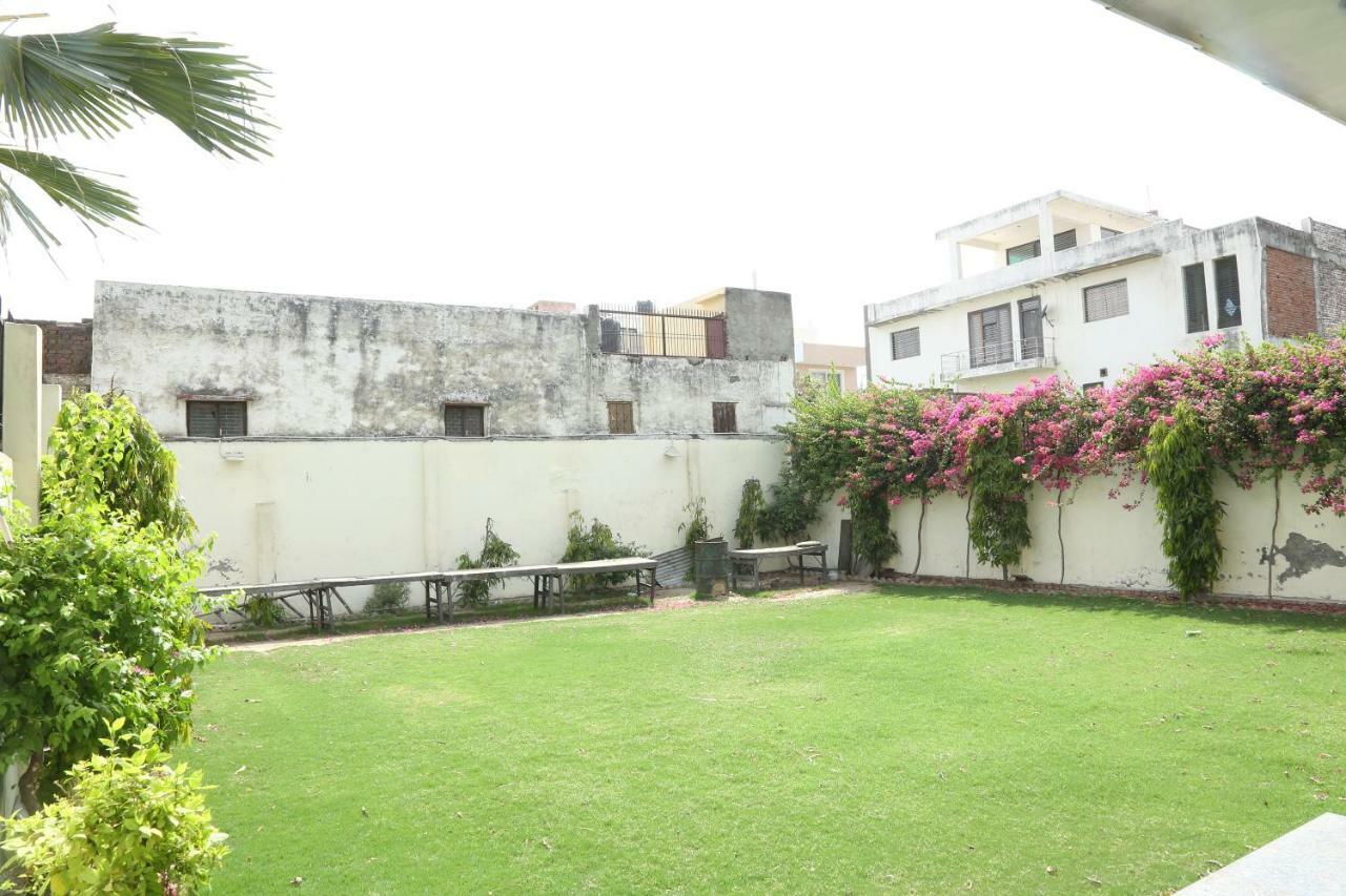 Hotel Deviram Palace Agra  Eksteriør billede