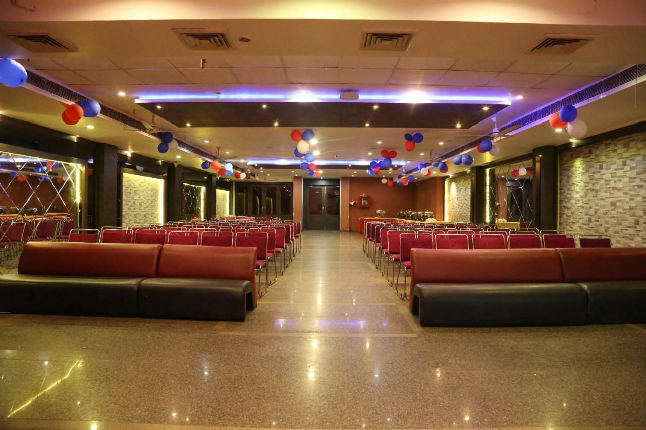 Hotel Deviram Palace Agra  Eksteriør billede