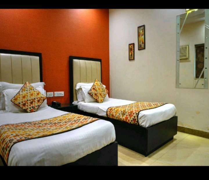 Hotel Deviram Palace Agra  Eksteriør billede